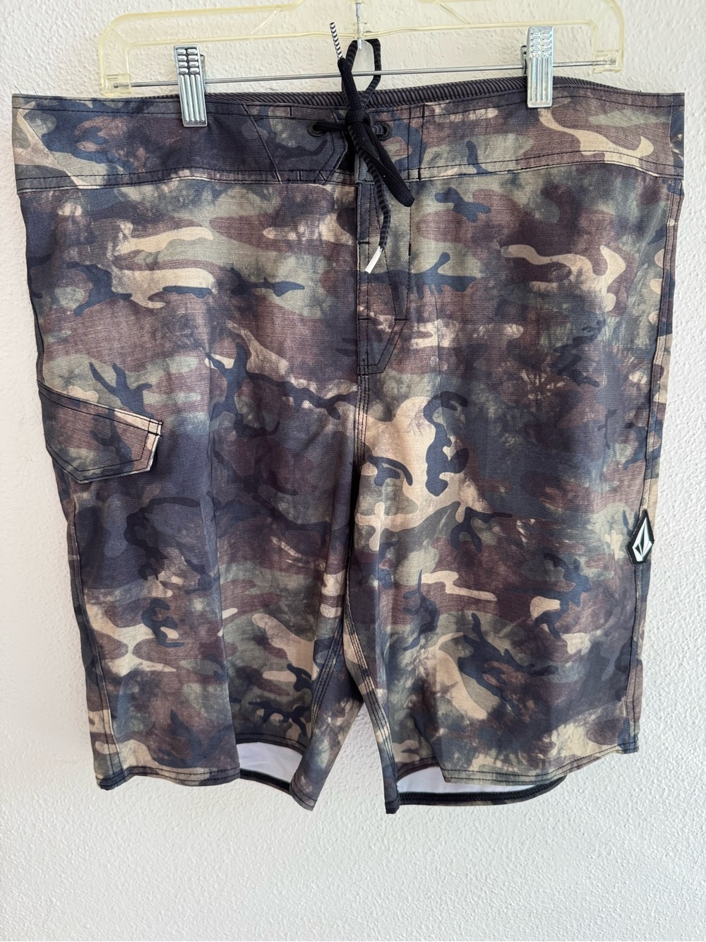 Volcom Men’s Camo Swim Boardshorts - Brown, Green, Black size 34